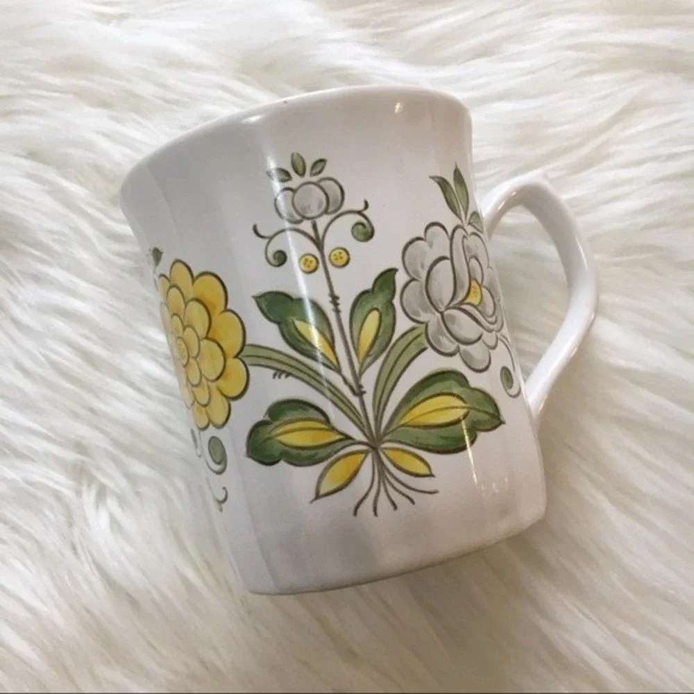 Vintage 70s Japan Floral Flowers Coffee Mug Cup‎